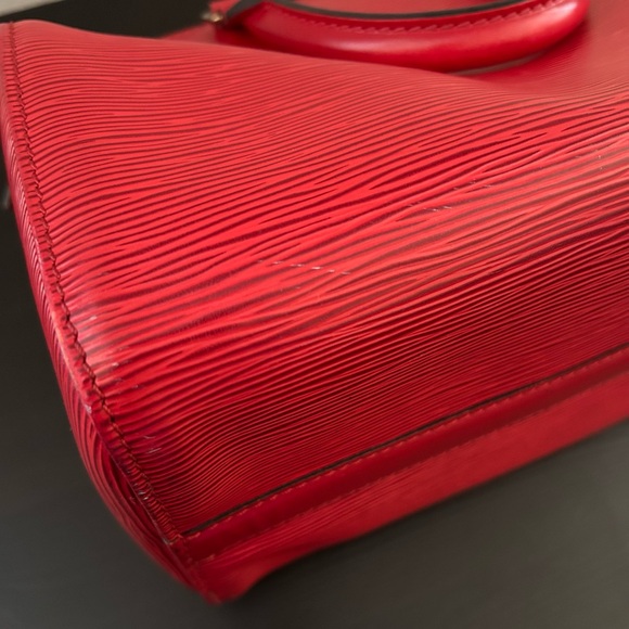 Louis Vuitton Speedy 30 Satchel/Top Handle Bag Red Leather - Picture 6 of 10